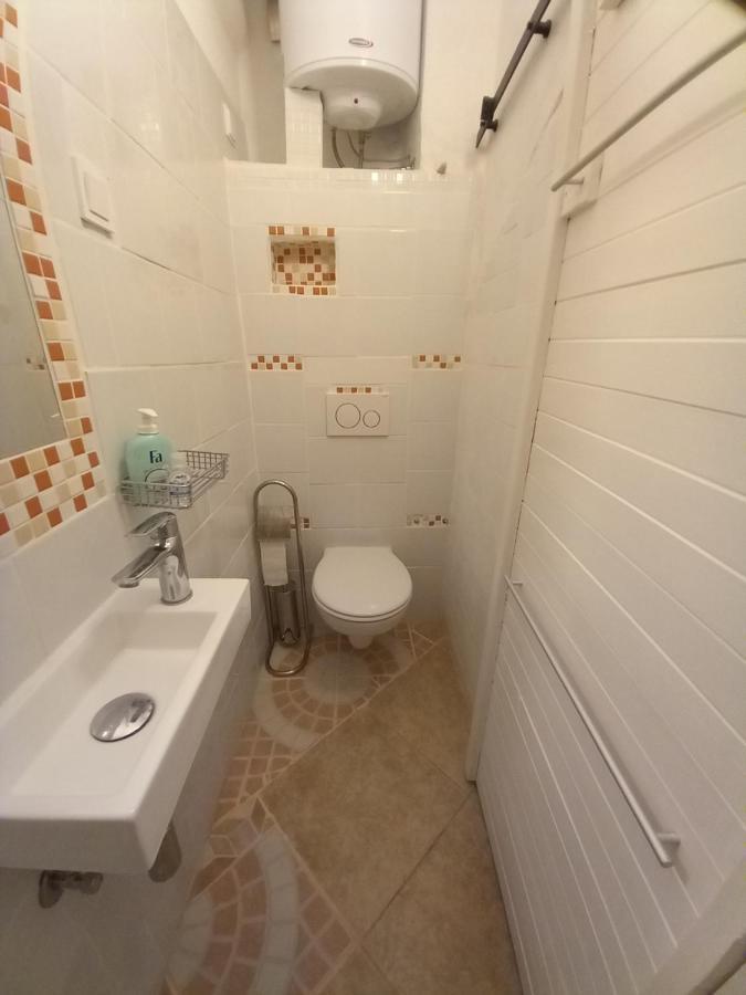 Bunari Studio Apartment ロヴィニ エクステリア 写真