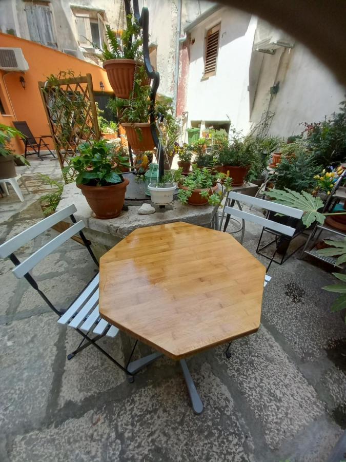 Bunari Studio Apartment ロヴィニ エクステリア 写真