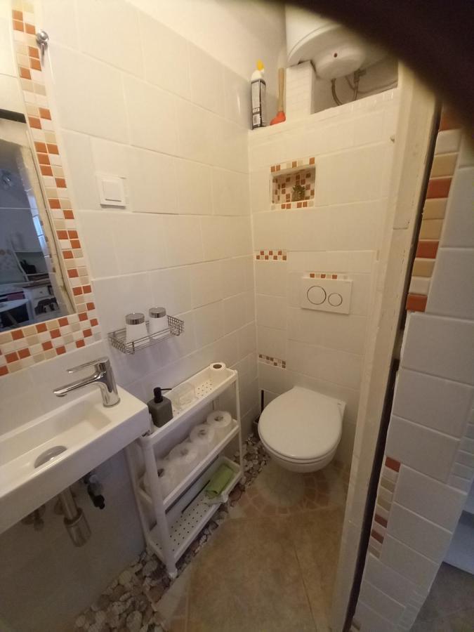 Bunari Studio Apartment ロヴィニ エクステリア 写真