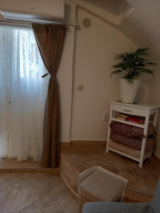 Bunari Studio Apartment ロヴィニ エクステリア 写真