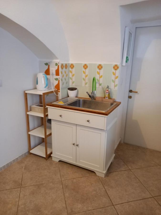 Bunari Studio Apartment ロヴィニ エクステリア 写真