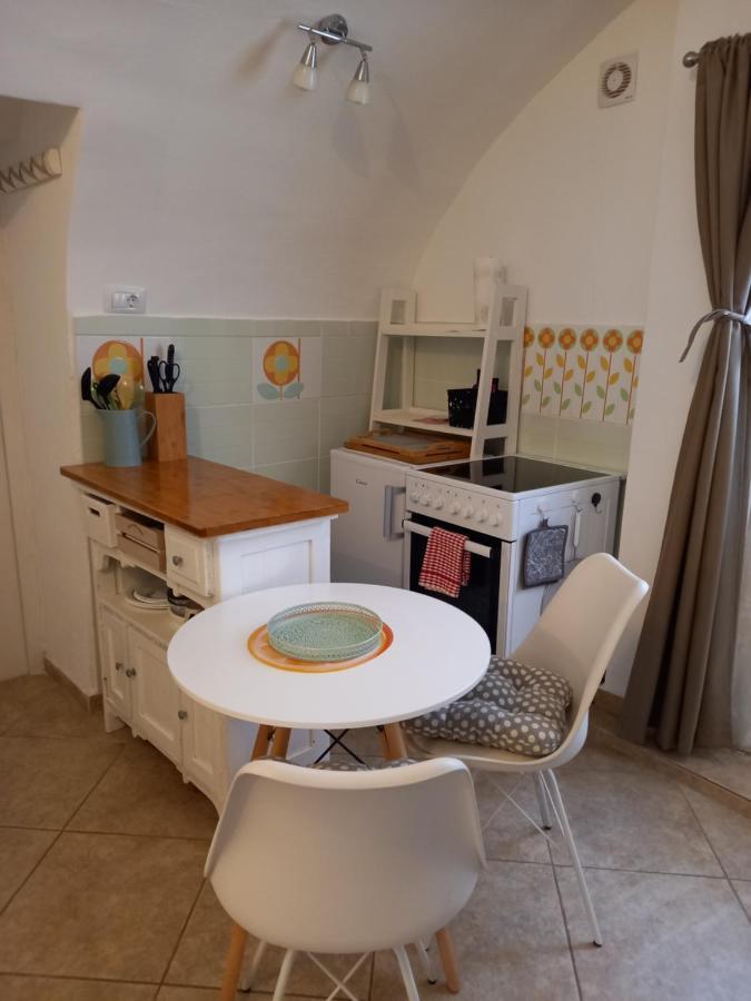 Bunari Studio Apartment ロヴィニ エクステリア 写真
